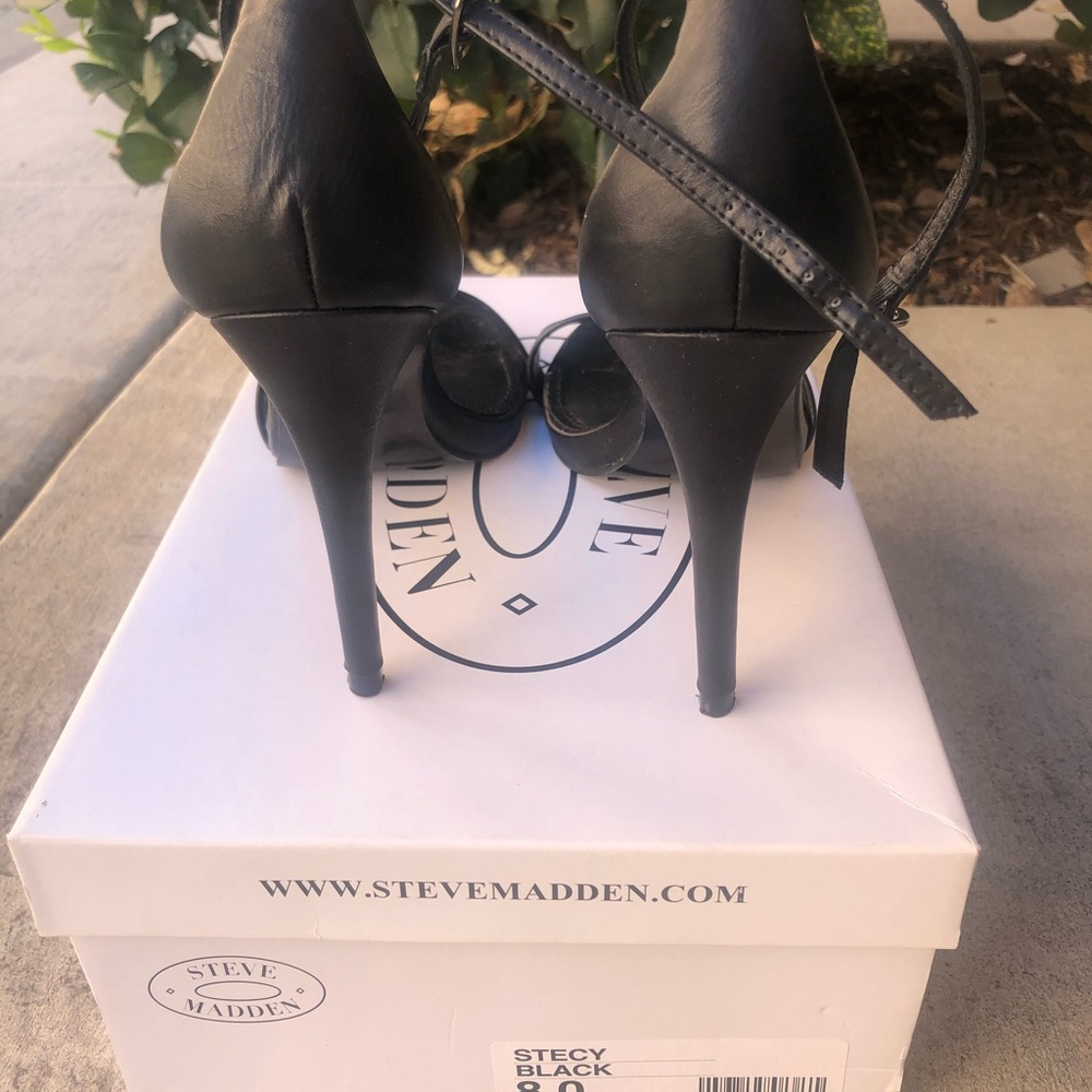 Steve Madden Women’s Stacy Heels - Picture 3 of 4